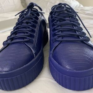 Kendall& Kylie NWOT sneakers